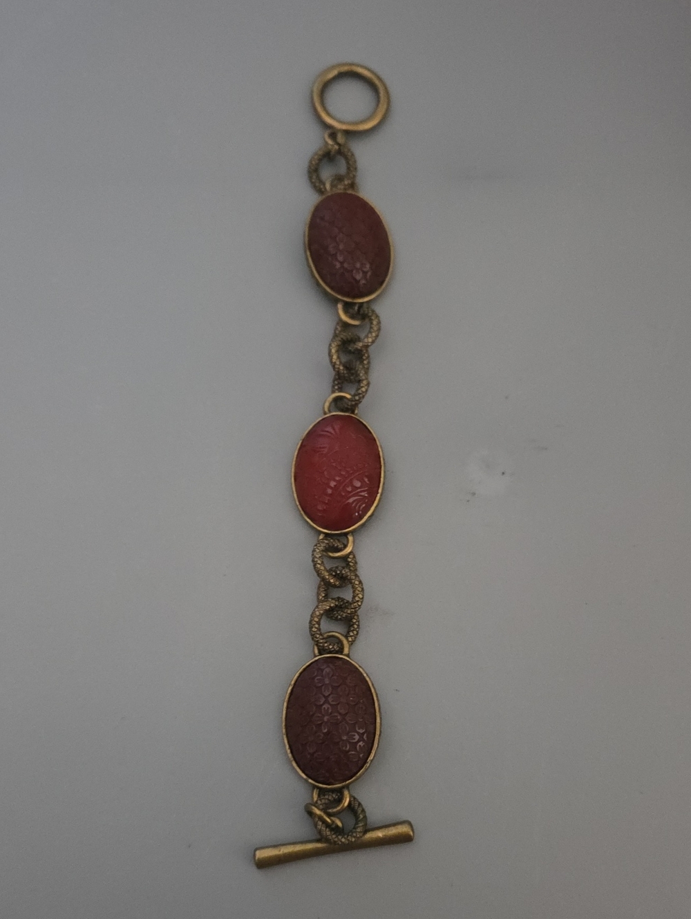 Red Oval Link Bracelet - Unbranded Vintage-Style Women’s Jewelry